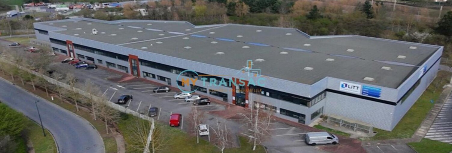 Local industriel  3299 m² à louer à Combs-la-Ville (77380)
