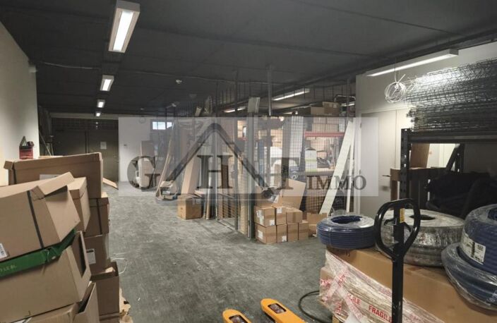 1240 m² d'entrepot bureaux indépendant à vendre à TORCY — photo 3