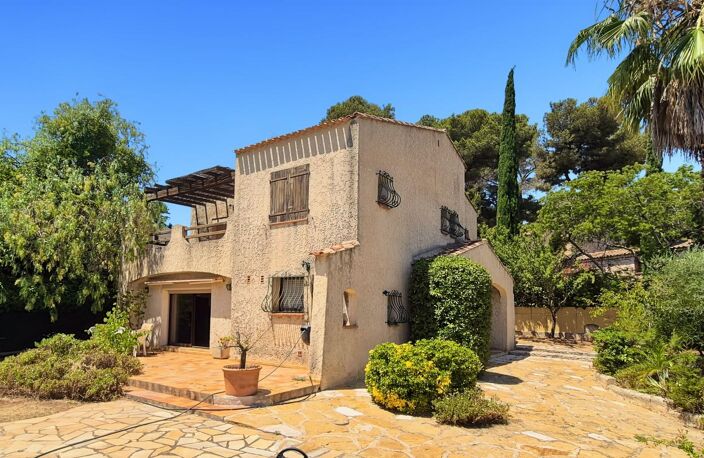 LA SEYNE SUR MER / FABREGAS, à 200 m de la plage - Maison 4 chambres de 126 m2 sur un terrain de 608 m2 avec piscine — photo 2