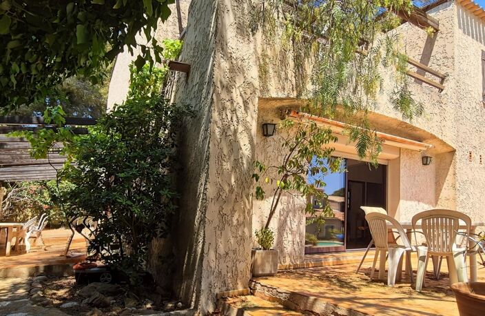 LA SEYNE SUR MER / FABREGAS, à 200 m de la plage - Maison 4 chambres de 126 m2 sur un terrain de 608 m2 avec piscine — photo 5