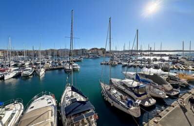 Pleine vue port de ce grand studio de 30 m2 + parking privatif en sous sol — photo du bien