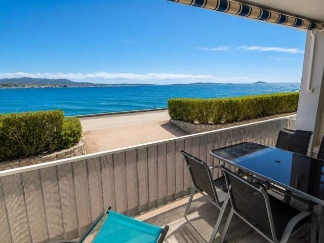 Incroyable appartement T2 d'environ 49 m², pleine vue mer + cave — photo du bien