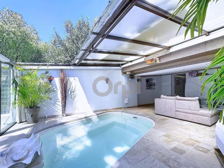 Rare à Puget sur Argens maison sur 4 niveaux avec piscine intérieur — photo 1