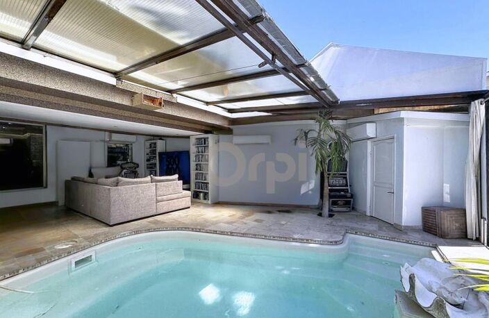 Rare à Puget sur Argens maison sur 4 niveaux avec piscine intérieur — photo 4