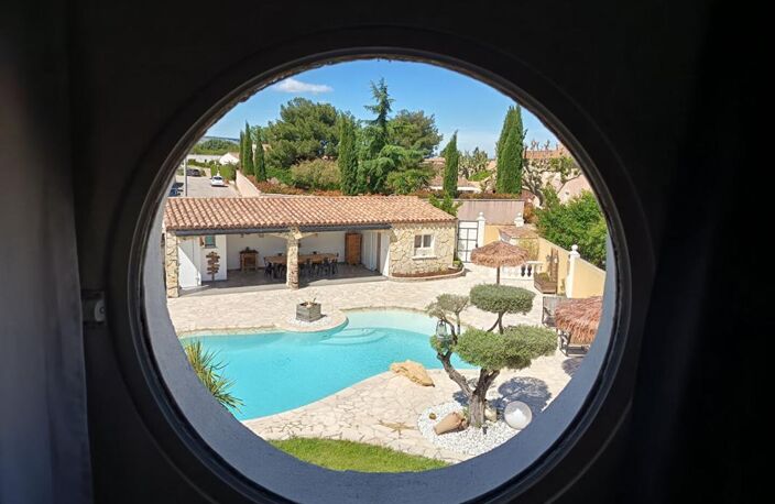 Maison Gignac La Nerthe 6 pièce(s) 248 m2 — photo 2