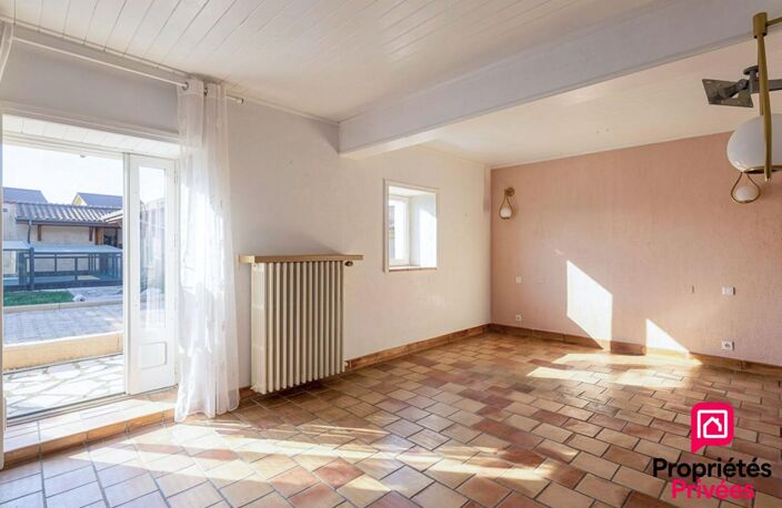 Maison familiale de 258 m2 avec T2 indépendant - Oytier-Saint-Oblas — photo 5