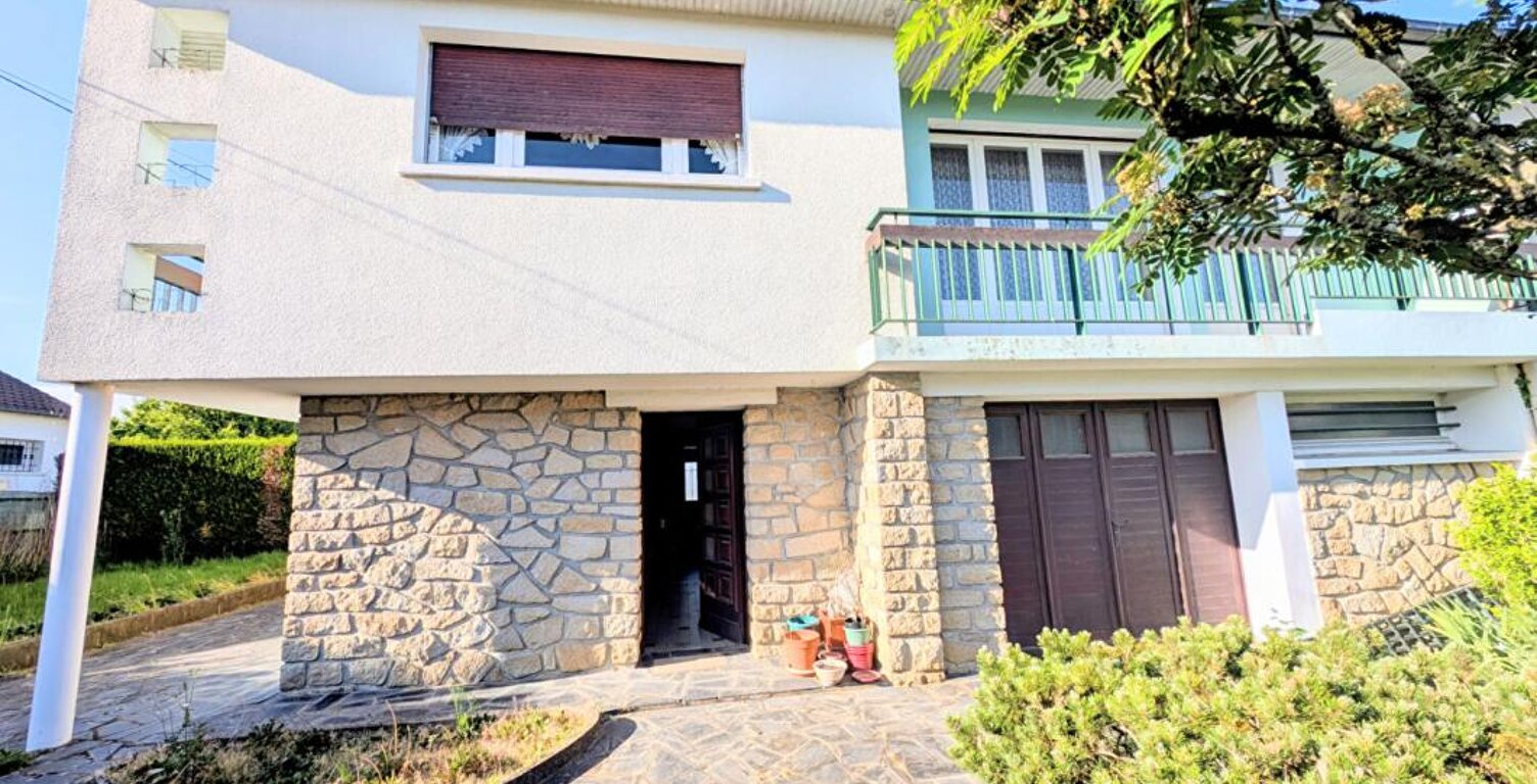 Maison familiale avec balcon, jardin et fort potentiel  À rénover — photo 1