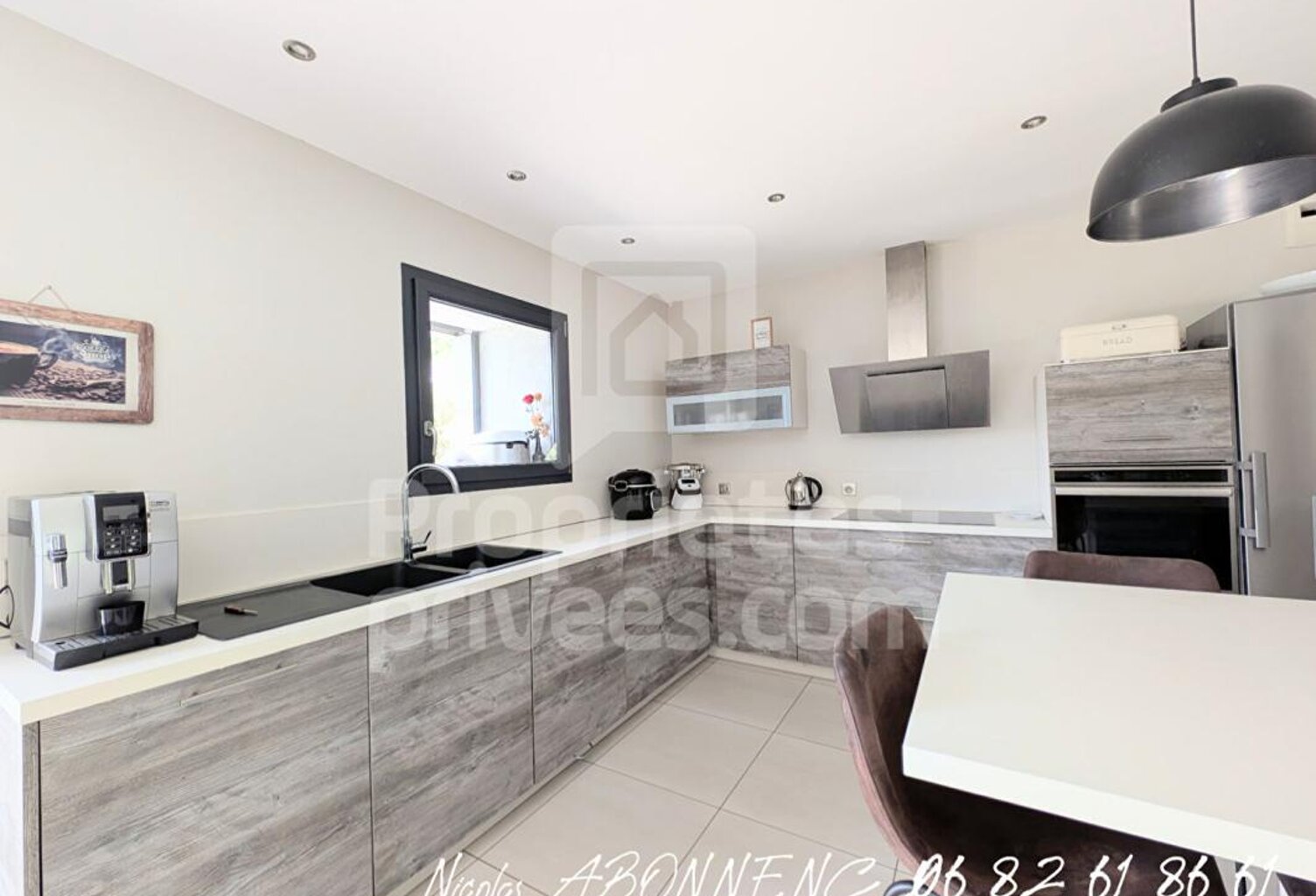 Maison Le Gua 8 pièce(s) 270 m2 — photo 1