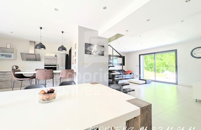 Maison Le Gua 8 pièce(s) 270 m2 — photo 3