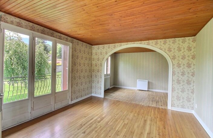 Entre Saint Pal de Mons et Saint Romain Lachalm 43620 ensemble immobilier 700m² de bâtiments dont une maison d'habitation sur 1 hectare de terrain constructible — photo 5