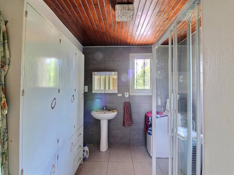 Entre Saint Pal de Mons et Saint Romain Lachalm 43620 ensemble immobilier 700m² de bâtiments dont une maison d'habitation sur 1 hectare de terrain constructible — photo 1