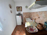 MAISON DE VILLAGE EN PIERRE AVEC GARAGE, 2 COURS ET GRENIER — photo 3
