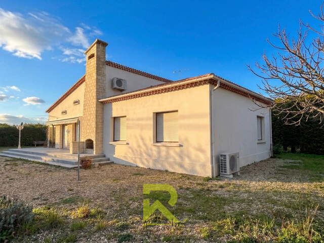 RARE à PEZENAS : Maison de plain-pied au fort potentiel sur — photo du bien