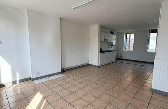 Idéalement située à Le Cateau-Cambrésis, à proximité immédiate des écoles, commerces et commodités. — photo 3