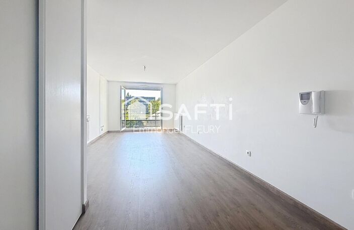 T3 lumineux de 62m² - Recteur Schmitt (Tram 2) + Parking — photo 2