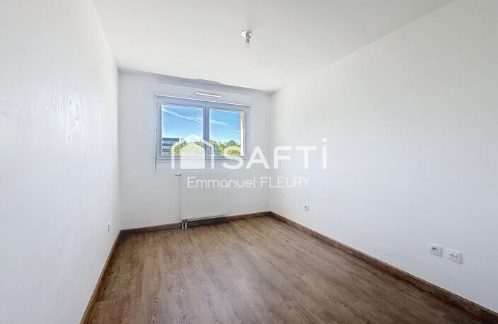 T3 lumineux de 62m² - Recteur Schmitt (Tram 2) + Parking — photo 3