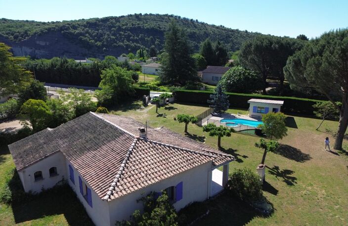 Maison avec piscine 3500m² de jardin — photo 3
