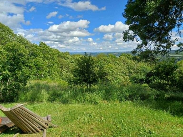 Idéalement situé, rare et au calme à 20km de Rodez et 15 minutes de l'aéroport . — photo 1