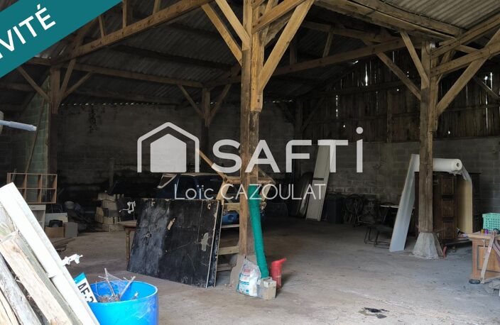 Etable, hangars et terrain — photo 3