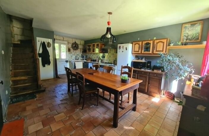 Authentique maison en pierre de 153 m² au fort potentiel à Beauronne — photo 2