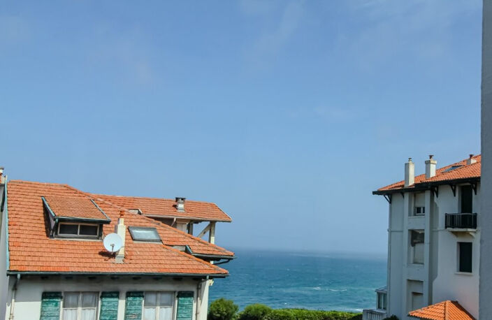 ANGLET - LIMITE BIARRITZ  - VUE OCEAN PROCHE A PIED DES PLAGES DE LA CHAMBRE D'AMOUR, DU GOLF ET DU PHARE DE BIARRITZ - APPARTEMENT - T2 TERRASSE FERMEE -  GARAGE — photo 3