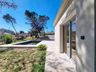 NÎMES - PETIT VÉDELIN - VILLA CONTEMPORAINE NEUVE DE PLAIN-PIED AVEC PISCINE — photo 4