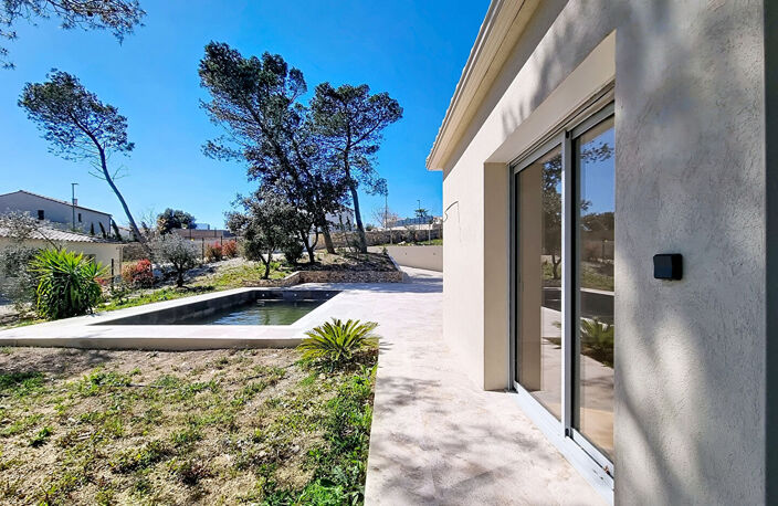NÎMES - PETIT VÉDELIN - VILLA CONTEMPORAINE NEUVE DE PLAIN-PIED AVEC PISCINE — photo 4