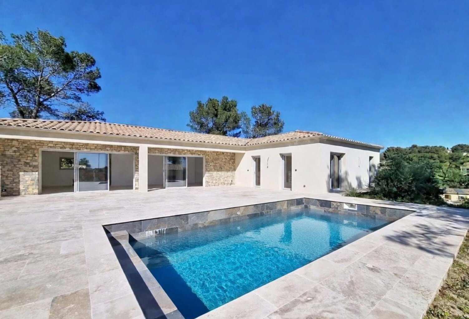 NÎMES - PETIT VÉDELIN - VILLA CONTEMPORAINE NEUVE DE PLAIN-PIED - PISCINE — photo 1