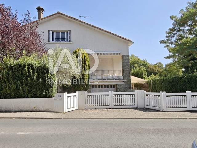 Vente Maison traditionnelle 9 pièces — photo du bien