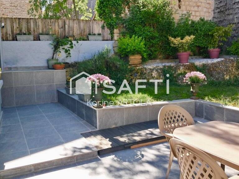 Maison de ville avec exterieur et double garage — photo 1