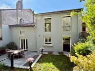 Maison de ville avec exterieur et double garage — photo 3