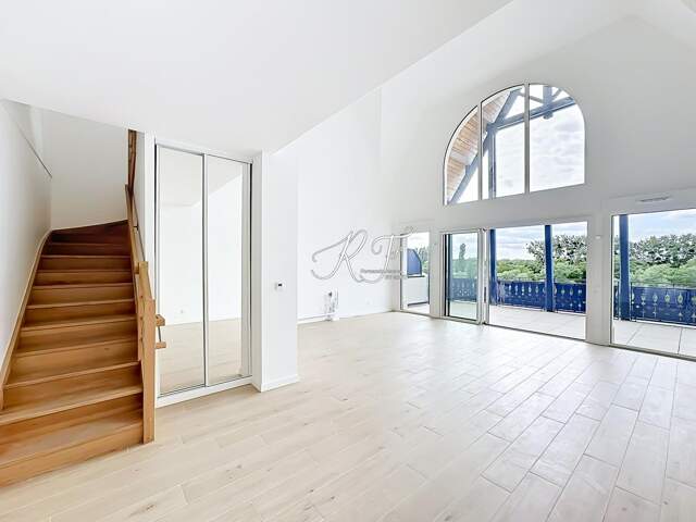 DUPLEX avec vue imprenable sur la SEINE — photo du bien
