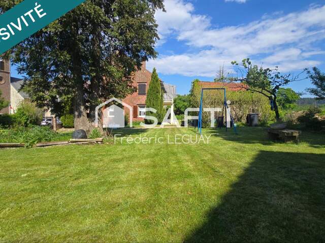 Elégante maison au calme avec vaste jardin arboré — photo du bien