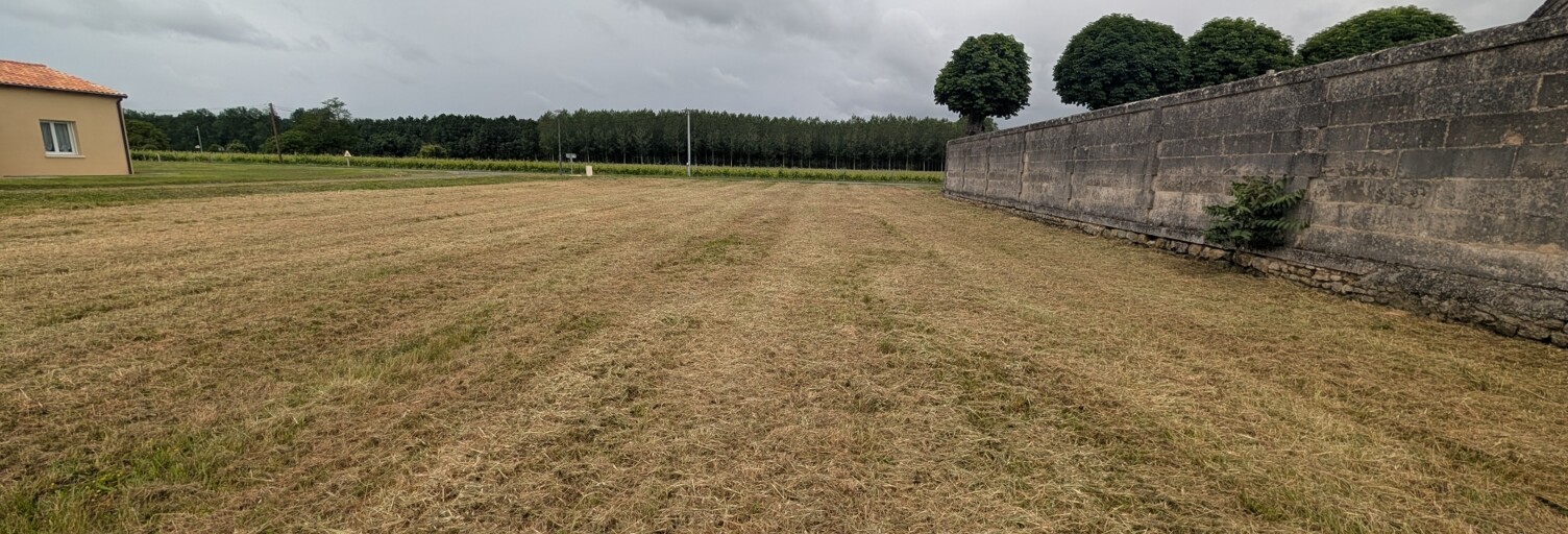 Terrain  810 m² à vendre à Mosnac-Saint-Simeux (16120)