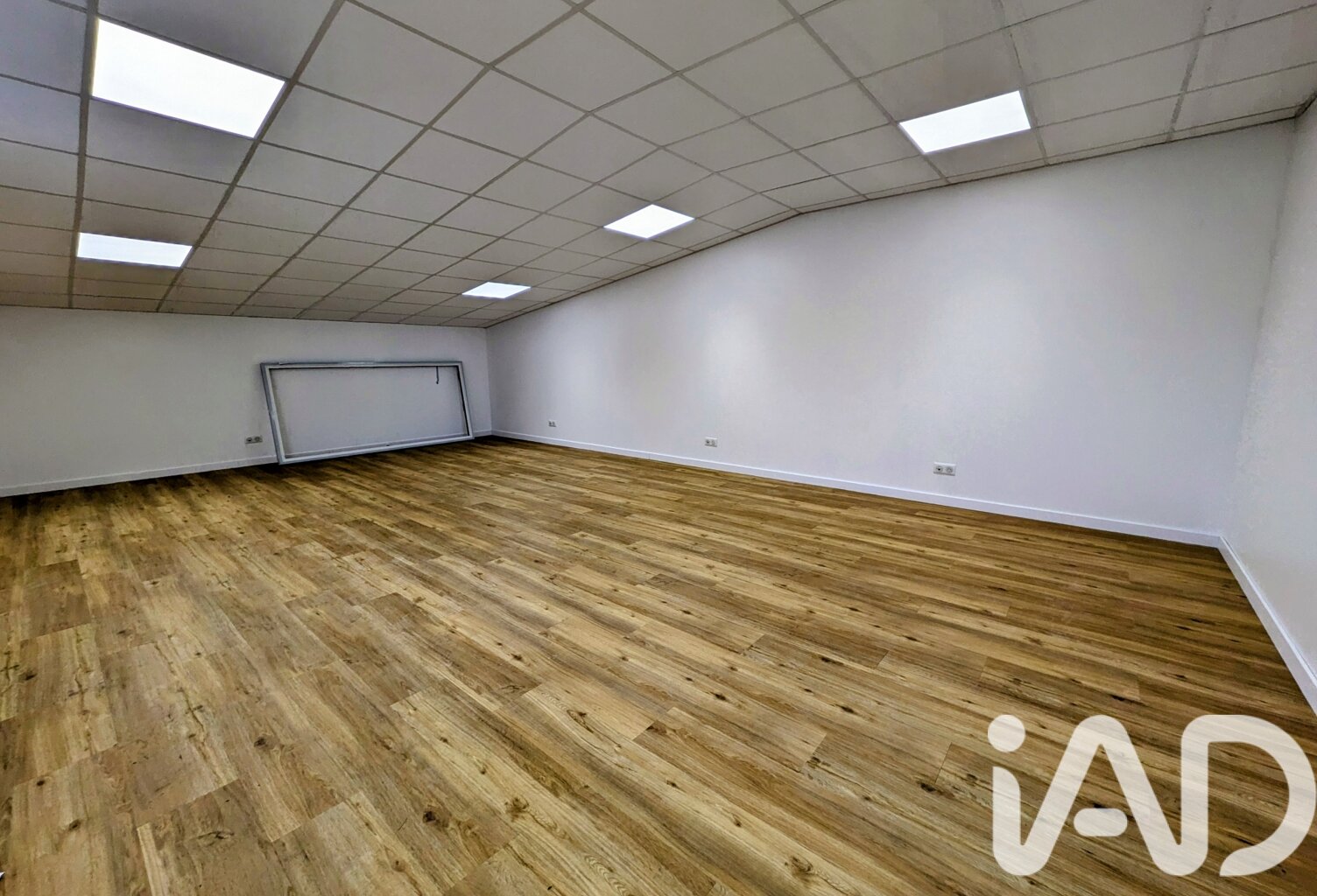 Vente Boutique/Local commercial 182 m&sup2; — photo 1