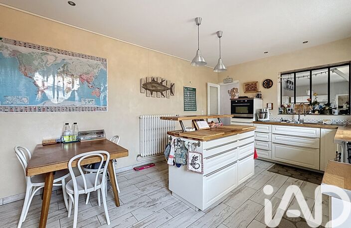 Vente Maison/villa 8 pièces — photo 2
