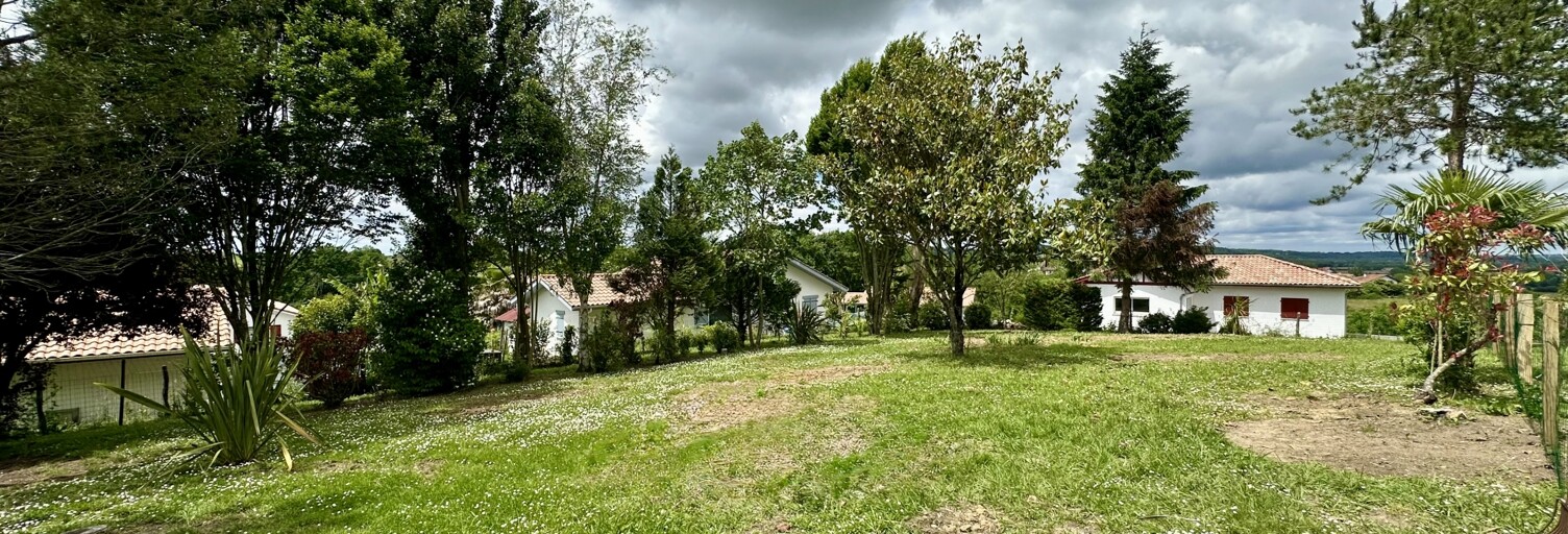 Terrain  1035 m² à vendre à Guiche (64520)