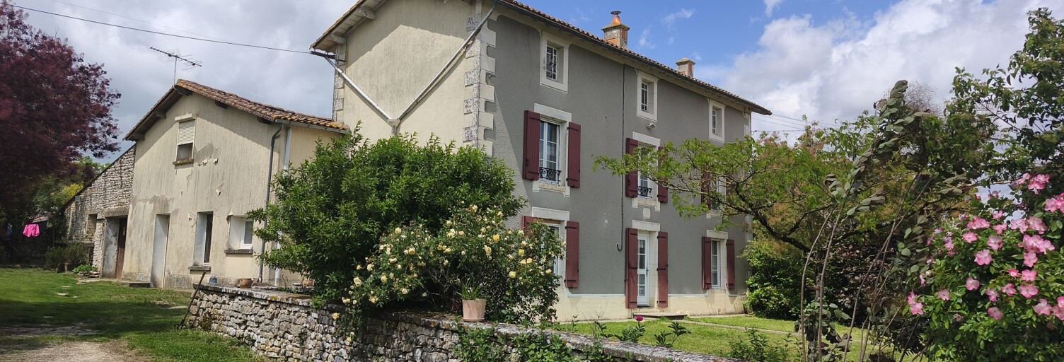 Maison 10 Pièces 243 m² à vendre à Bougon (79800)