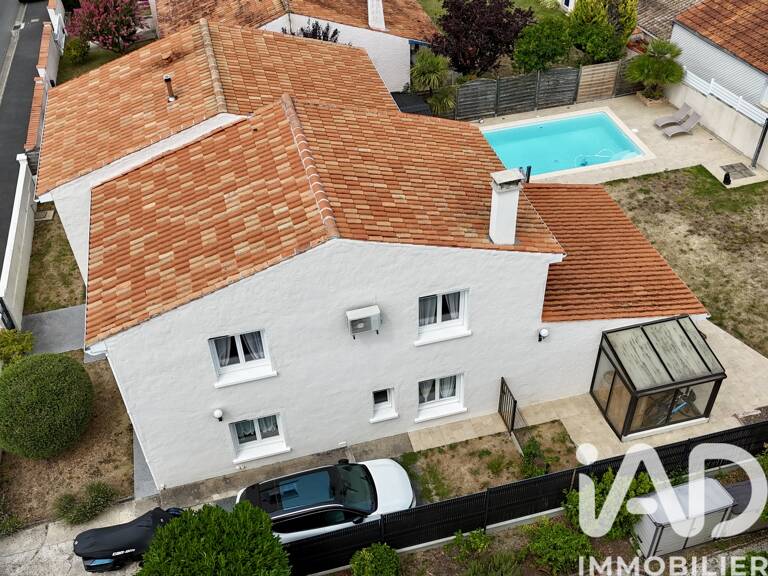 Vente Maison/villa 8 pièces — photo 1