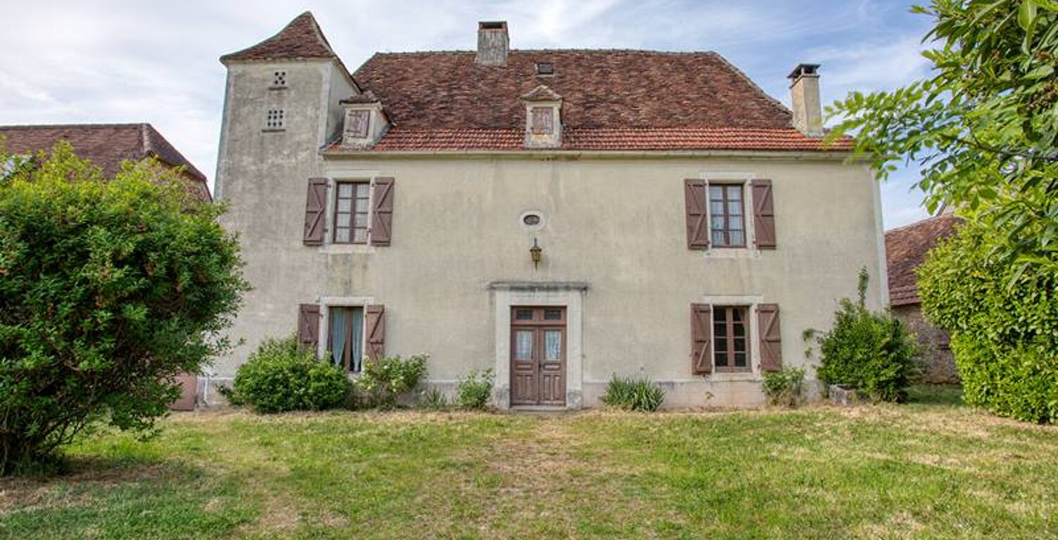Maison en pierre de 6 pièces principales — photo 1