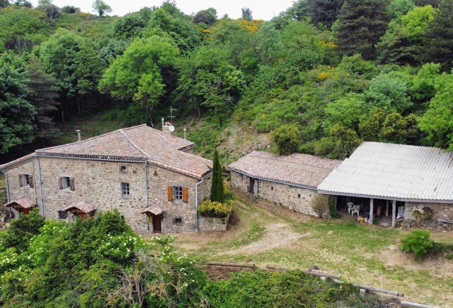 Magnifique bâtisse en pierre — photo 1