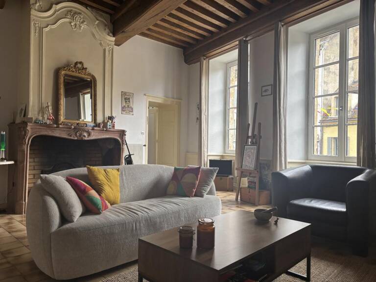 SEMUR EN AUXOIS centre-ville : appartement quatre piéces, 93m², avec une terrasse. Prix : 155 000€ — photo 1