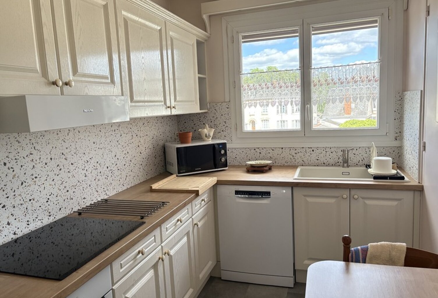 Quartier DUNOIS, appartement 4 pièces, trois chambres en très bon état avec parking et cave — photo 1