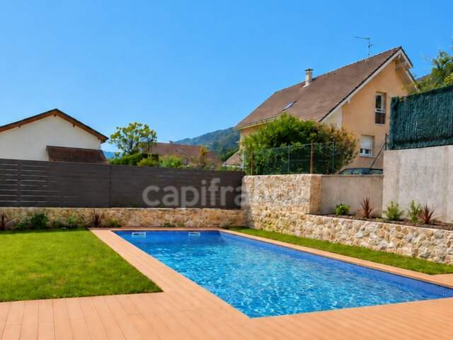 Maison de village T7 rénovée – 198 m² – Piscine – T3 indépendant – Crozet — photo du bien