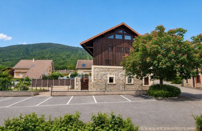 Maison de village T7 rénovée – 198 m² – Piscine – T3 indépendant – Crozet — photo 5