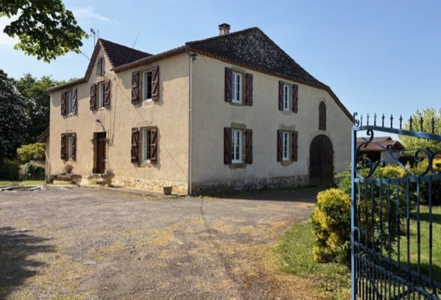 PLAISANCE du Gers (32) proche, BELLE PROPRIETE RURALE, 5 chambres, dépendances, CALME, sans vis à vis, terrain environ 4000m2 environ — photo 1