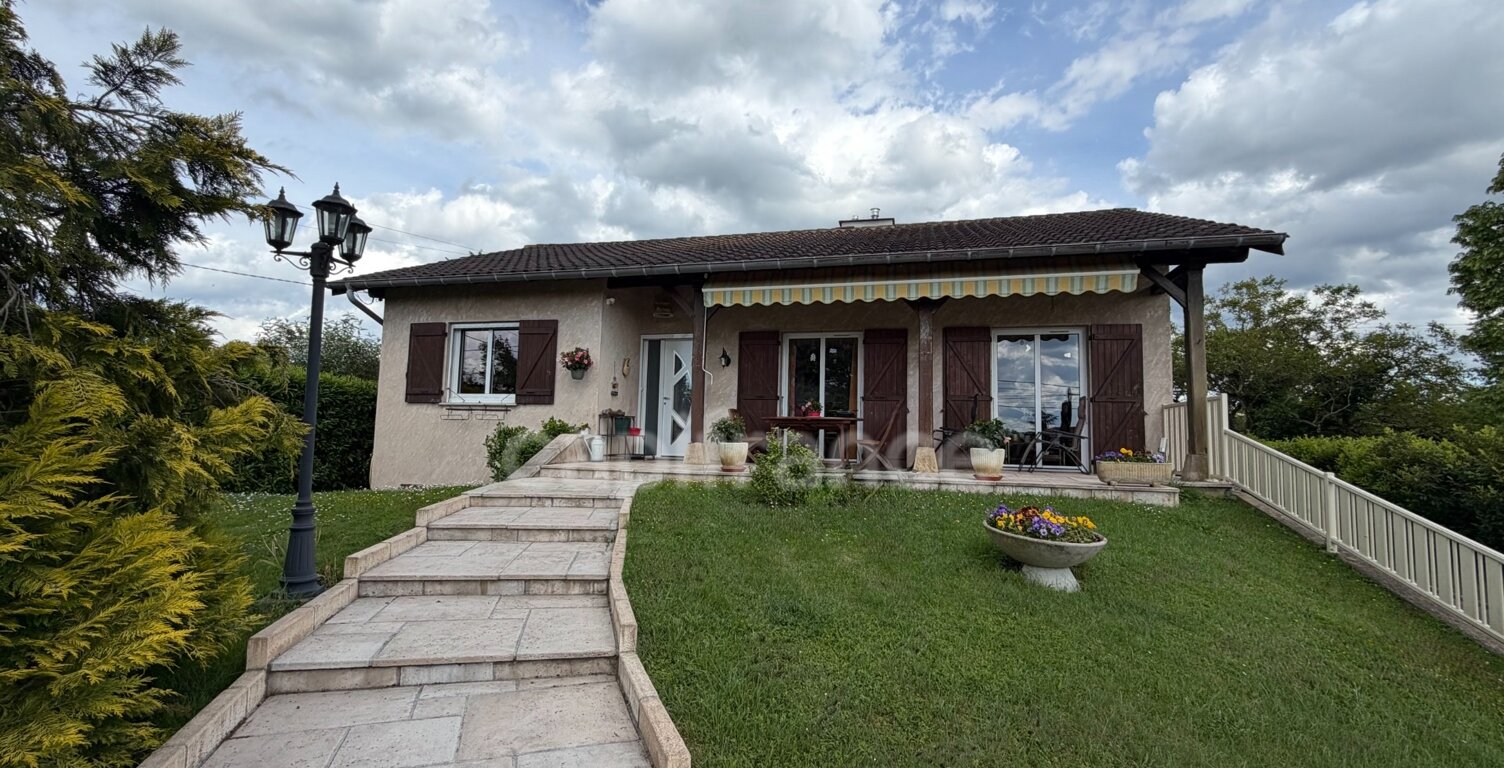 Maison familiale avec grand sous-sol, jardin arboré et vue dégagée – Proche Pont-de-Vaux — photo 1