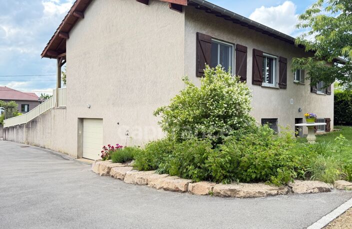 Maison familiale avec grand sous-sol, jardin arboré et vue dégagée – Proche Pont-de-Vaux — photo 3
