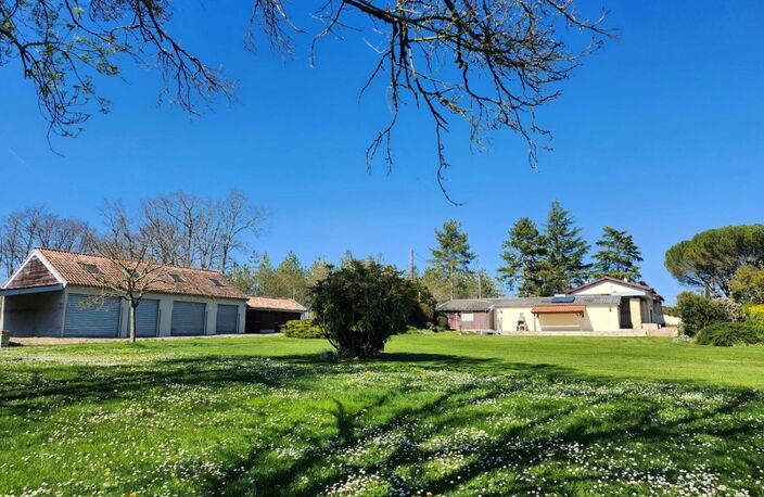 Belle Propriété avec piscine et dépendances - 6 pièces - à vendre - Proche de Villeréal - St Eutrope de Born (Lot-et-Garonne) — photo 3