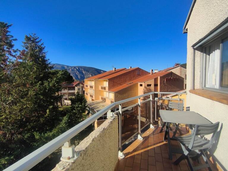 Grand studio avec terrasse et vue dégagée — photo 1
